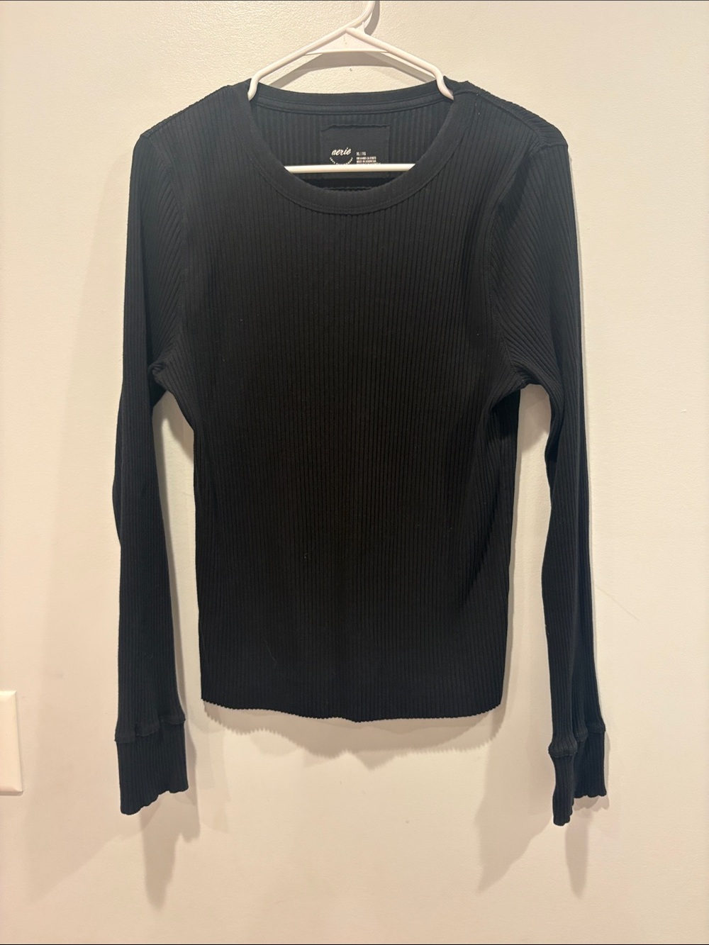 aerie Black Ribbed Long Sleeve Crew Top ptp 20-24 length 25